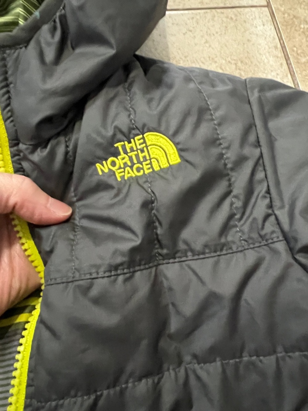 The North Face kids jacket - Picture 4 of 10